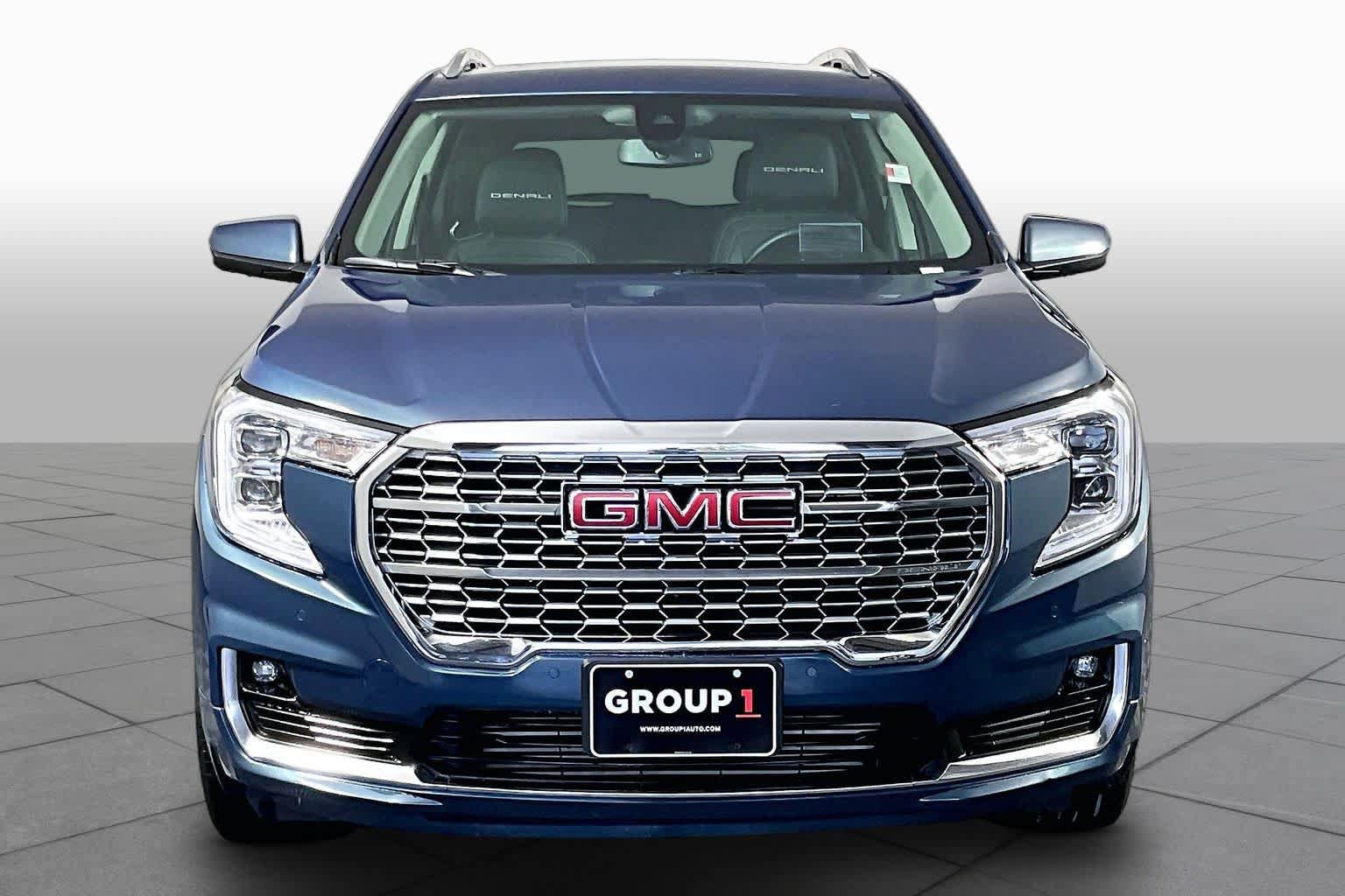 Used 2024 GMC Terrain Denali AWD/4WD image 4