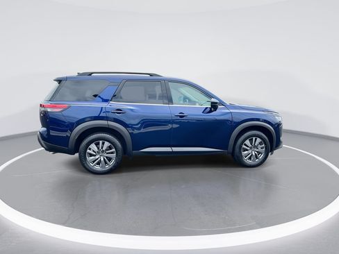 Used 2025 Nissan Pathfinder SV FWD image 9