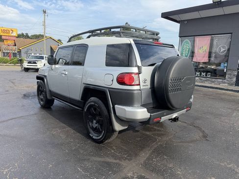 Used 2007 Toyota FJ Cruiser 4WD w/ Upgrade Pkg 2 image 4