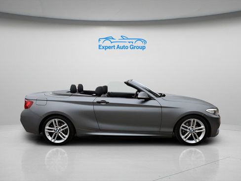 Used 2017 BMW 230i Convertible image 10