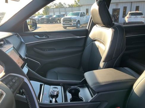 New 2026 Jeep Grand Cherokee L Limited AWD/4WD image 10