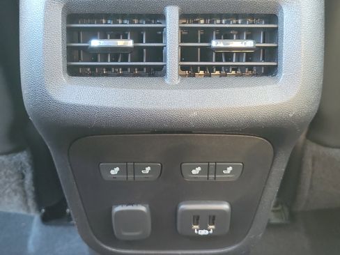 Used 2018 Chevrolet Equinox Premier w/ Infotainment II Package image 19