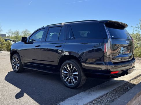 Used 2022 Cadillac Escalade Sport image 5
