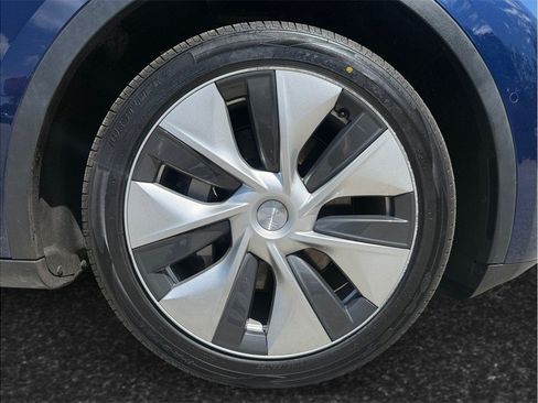 Used 2022 Tesla Model Y Long Range AWD/4WD image 13