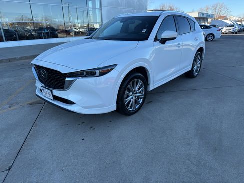 Used 2022 MAZDA CX-5 Signature image 1