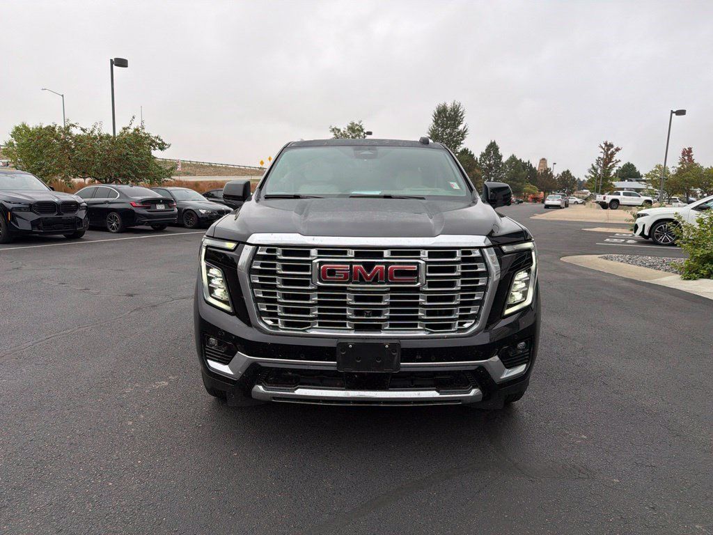 Used 2025 GMC Yukon Denali w/ Denali Reserve Package AWD/4WD image 8