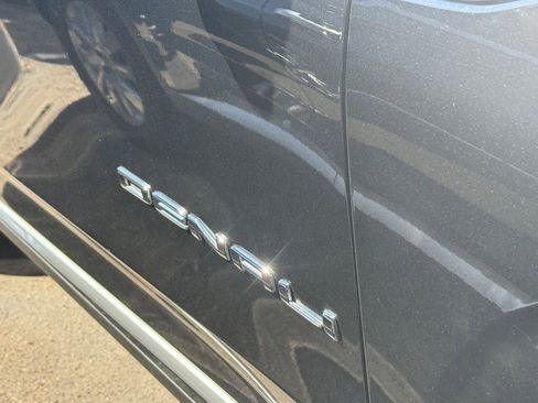 Used 2023 GMC Yukon Denali image 9