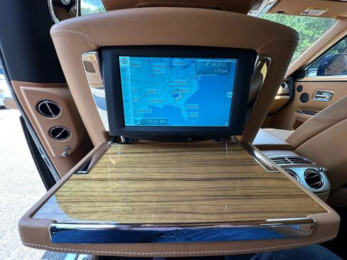 Used 2014 Rolls-Royce Ghost RWD image 34