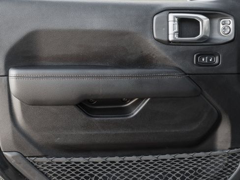 Used 2021 Jeep Wrangler Unlimited Rubicon w/ Xtreme Recon 35" Tire Package image 23