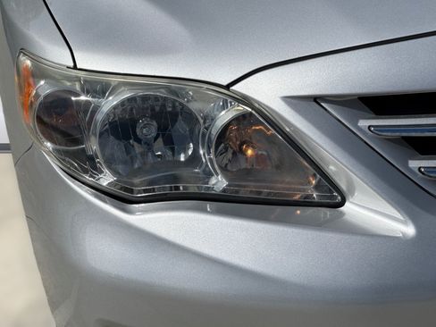 Used 2013 Toyota Corolla LE FWD image 11