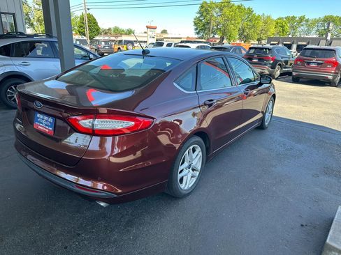 Used 2016 Ford Fusion SE FWD image 6