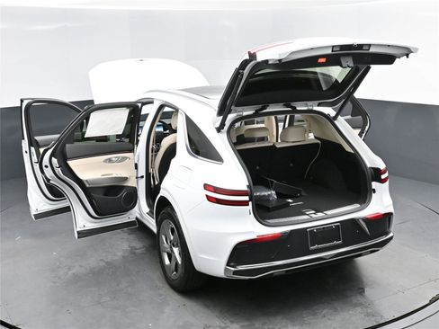 New 2026 Genesis GV70 2.5T Select image 15