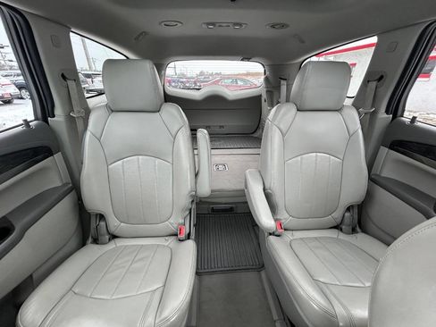 Used 2013 Buick Enclave Premium image 23