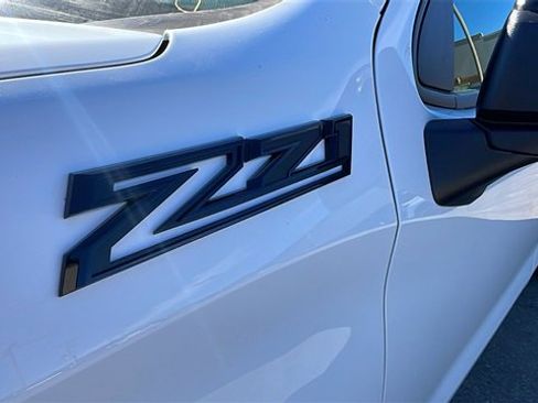 New 2026 Chevrolet Silverado 1500 Custom Trail Boss w/ LPO, Dark Essentials Package image 12