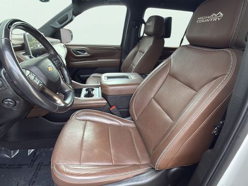 Used 2023 Chevrolet Suburban High Country w/ Advanced Technology Package AWD/4WD image 11