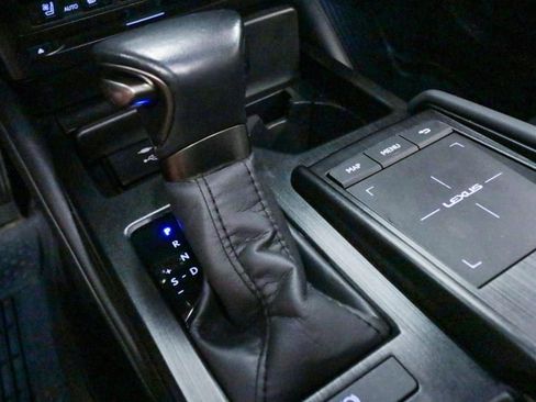 Used 2022 Lexus ES 350 Ultra Luxury w/ Accessory Package 2 FWD image 22