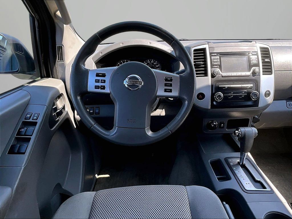 Used 2015 Nissan Frontier SV AWD/4WD image 5