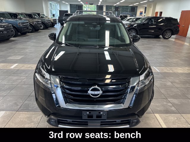 Used 2023 Nissan Pathfinder SL AWD/4WD image 18
