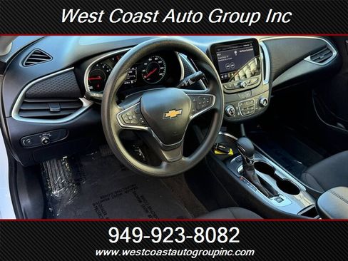 Used 2025 Chevrolet Malibu LT image 6