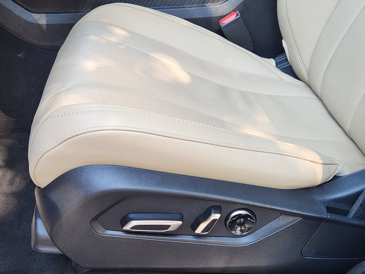 Used 2025 Acura MDX w/ Technology Package FWD image 34
