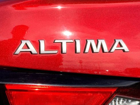 Used 2024 Nissan Altima 2.5 SV image 33