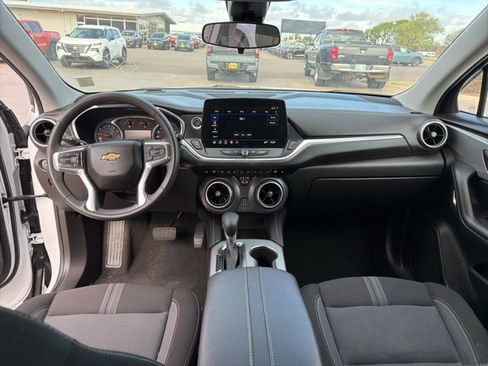 Used 2025 Chevrolet Blazer LT FWD image 20