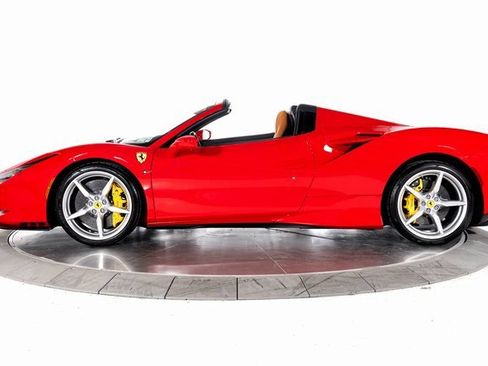 Used 2023 Ferrari F8 Tributo image 3