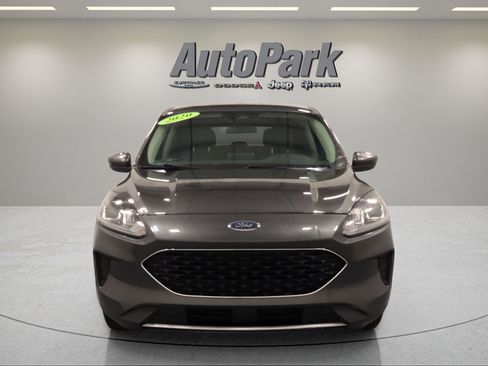 Used 2020 Ford Escape SE FWD image 3
