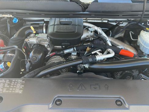 Used 2011 GMC Sierra 3500 SLE w/ SLE Preferred Package AWD/4WD image 18