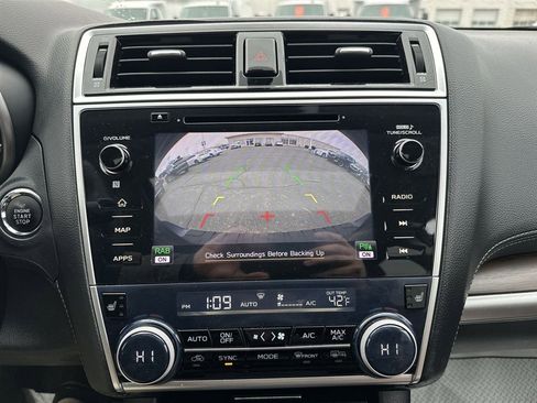 Used 2018 Subaru Outback 2.5i Touring w/ Popular Package #3 image 17