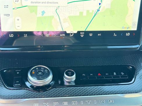 New 2026 Ford Expedition Platinum image 19