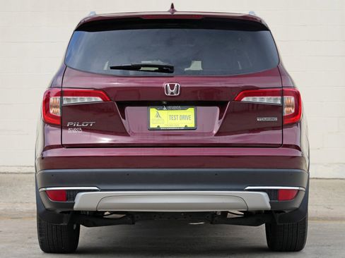 Used 2021 Honda Pilot Touring image 10