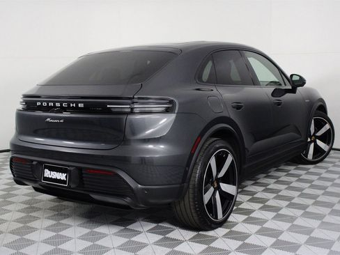 Used 2025 Porsche Macan 4 Electric image 7