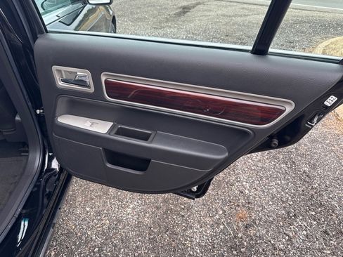 Used 2007 Lincoln MKZ image 19