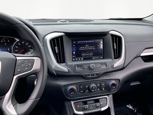 Used 2023 GMC Terrain SLE w/ Driver Convenience Package image 9