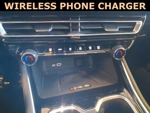 Used 2025 Chevrolet Traverse LT image 15