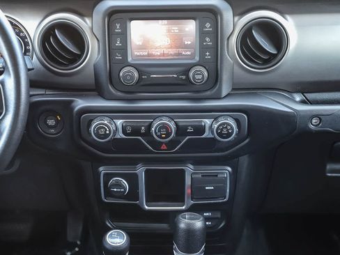 Used 2020 Jeep Gladiator Sport w/ Auxiliary Switch Group AWD/4WD image 12