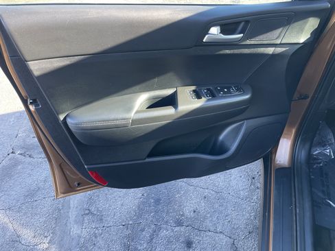 Used 2020 Kia Sportage LX image 11