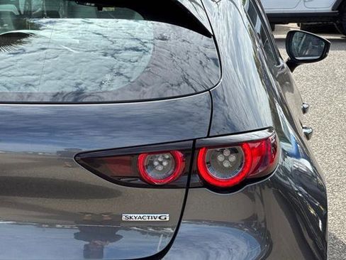 Used 2021 MAZDA MAZDA3 s image 28