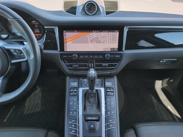 Used 2020 Porsche Macan S AWD/4WD image 24