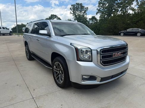 Used 2019 GMC Yukon XL SLT AWD/4WD image 3