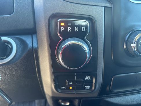 Used 2018 RAM 1500 Express AWD/4WD image 32