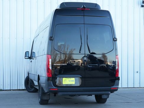 Used 2024 Mercedes-Benz Sprinter 2500 image 6