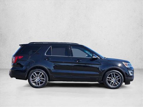 Used 2016 Ford Explorer Sport w/ Equipment Group 401A AWD/4WD image 4