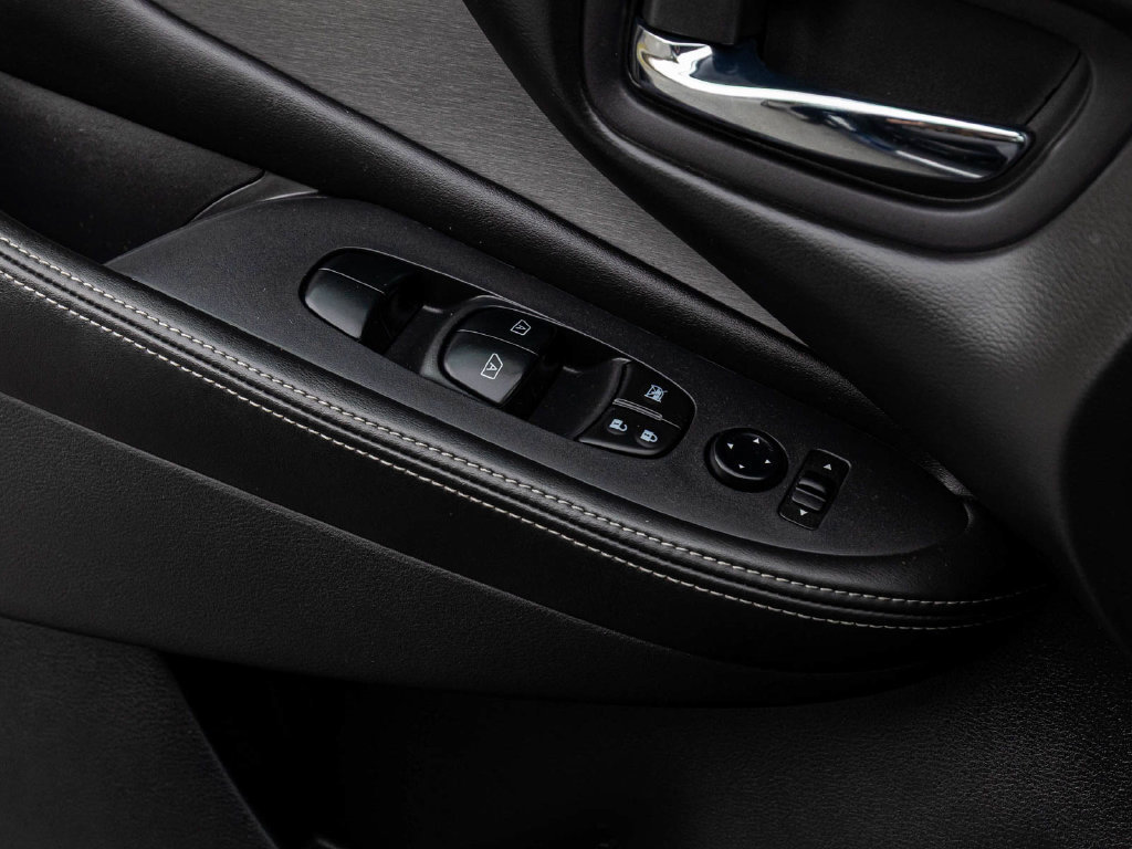 Used 2020 Nissan Murano SV FWD image 12