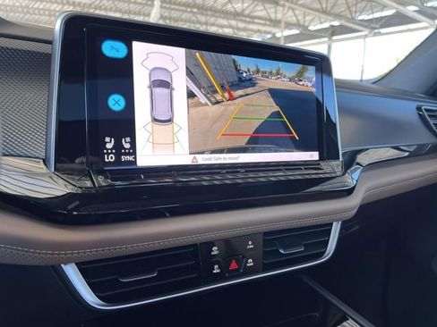 New 2026 Volkswagen Atlas Cross Sport SEL R-Line image 17