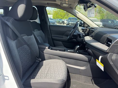 New 2026 Nissan Kicks SV w/ SV Premium Package image 17