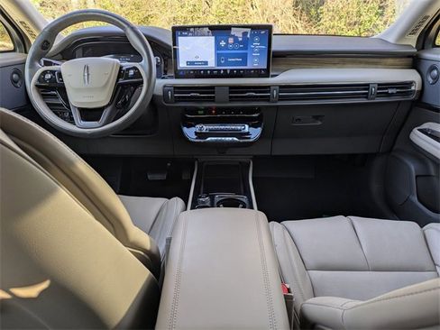 Used 2024 Lincoln Corsair Reserve w/ Equipment Group 202A image 24