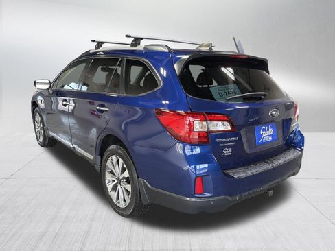 Used 2017 Subaru Outback 3.6R Touring image 5