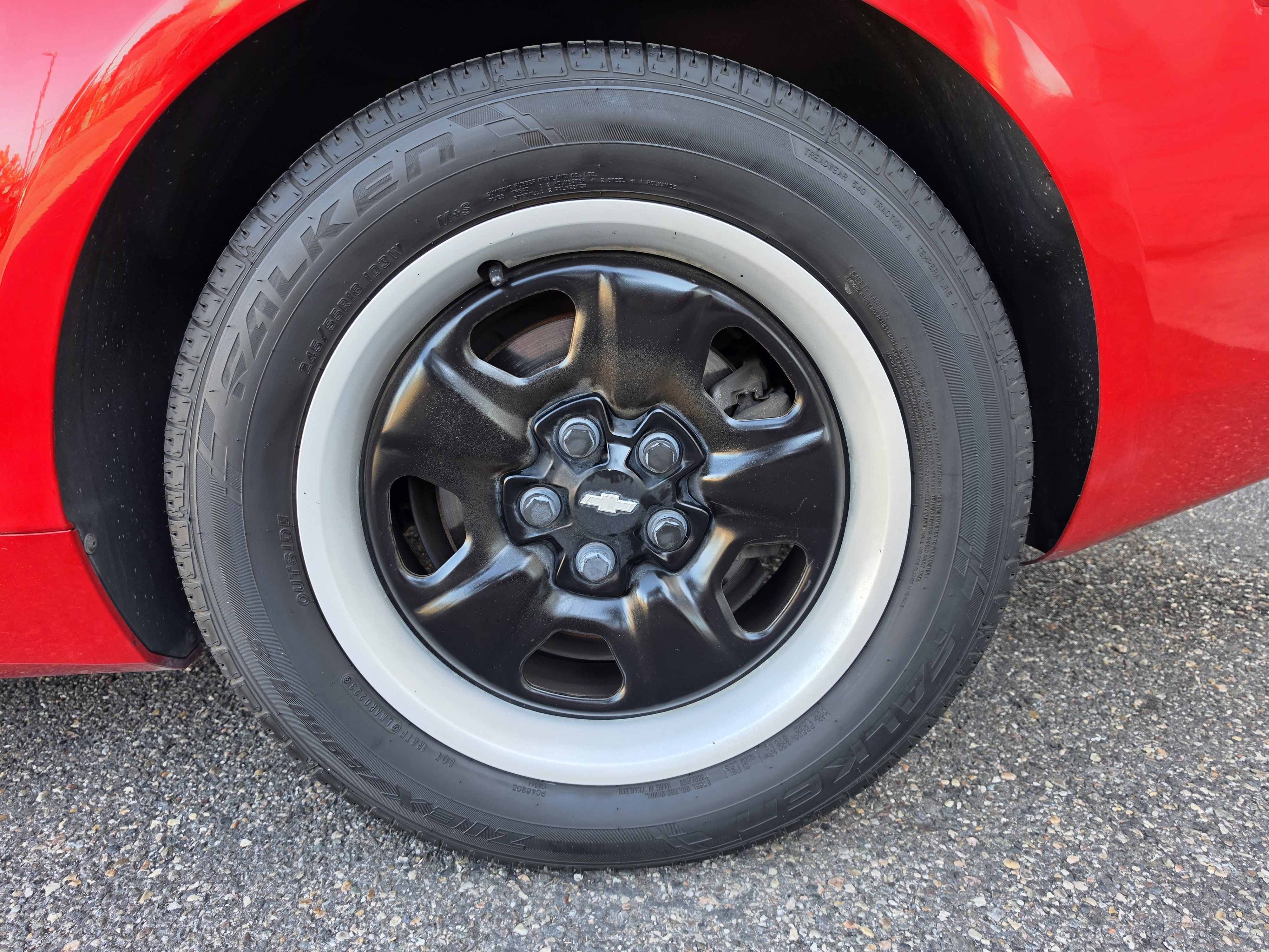 Used 2012 Chevrolet Camaro LS RWD image 11